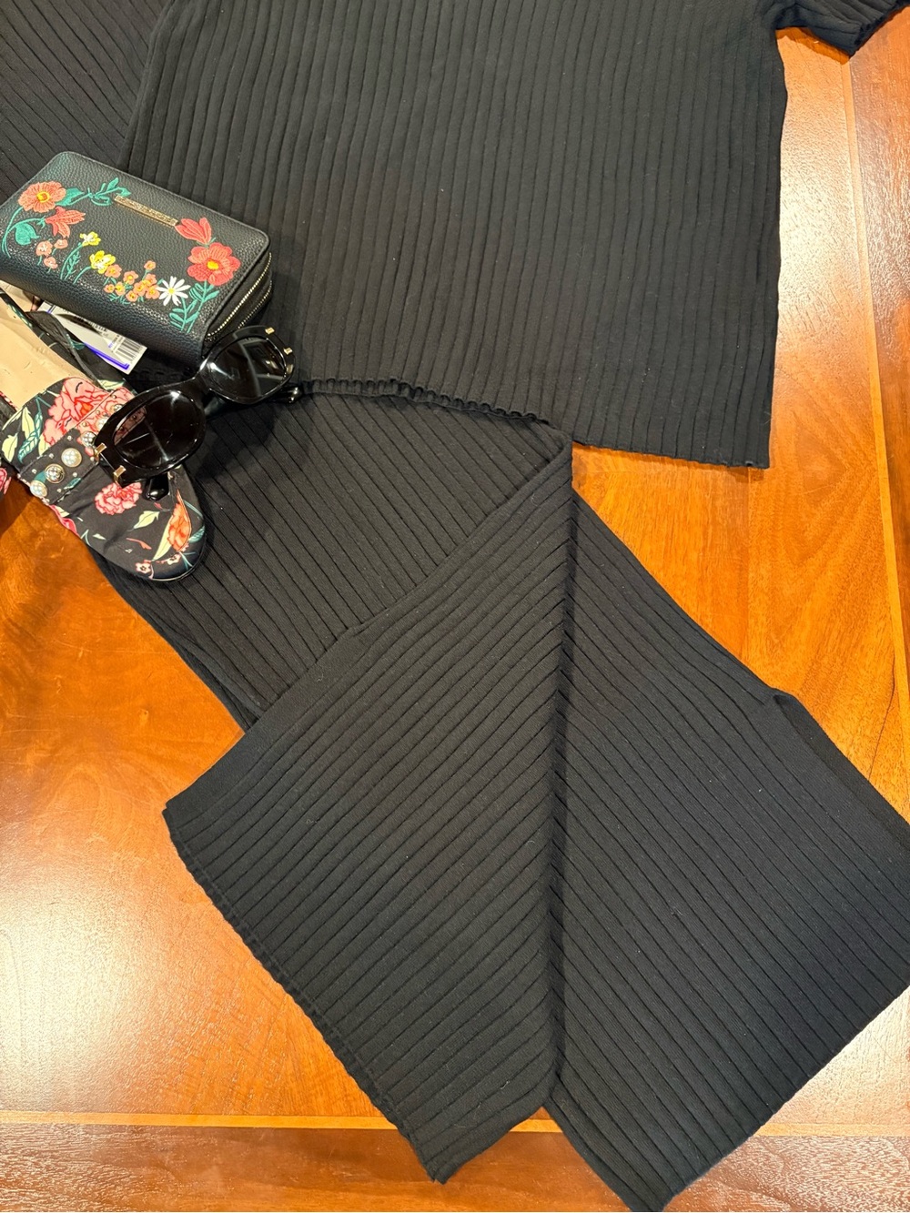 2pc knit Black Ribbed Wide-Leg Jumpsuit, size XL, very posh in person. - Picture 3 of 10